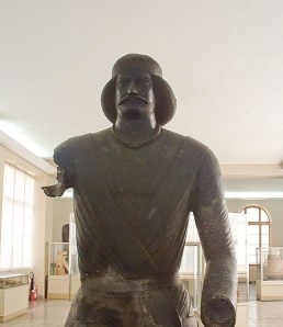 Bronze statue believed to be Surena. Retrieved from http://en.wikipedia.org/wiki/File:Arm_less_man_edit_3.jpg