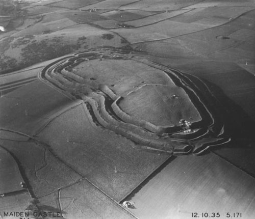 aerial_photograph_of_maiden_castle_1935