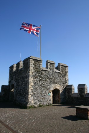 dover-castle-crenellation