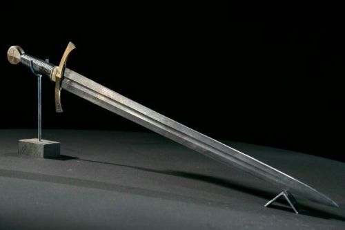 Crus Sword